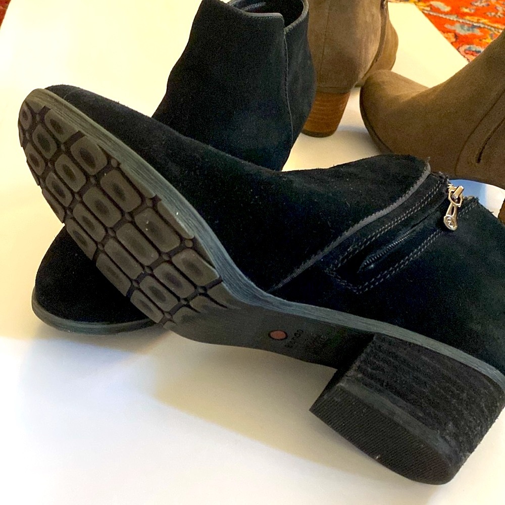 🍁🍂🍁✏️Two! YES! Two pair of suede fall booties! 🍁🍂🍁🍂🍁one price! - Picture 4 of 7